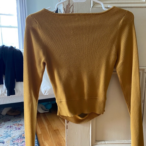 Aritzia Wilfred YANNICE longsleeve top - Picture 2 of 4